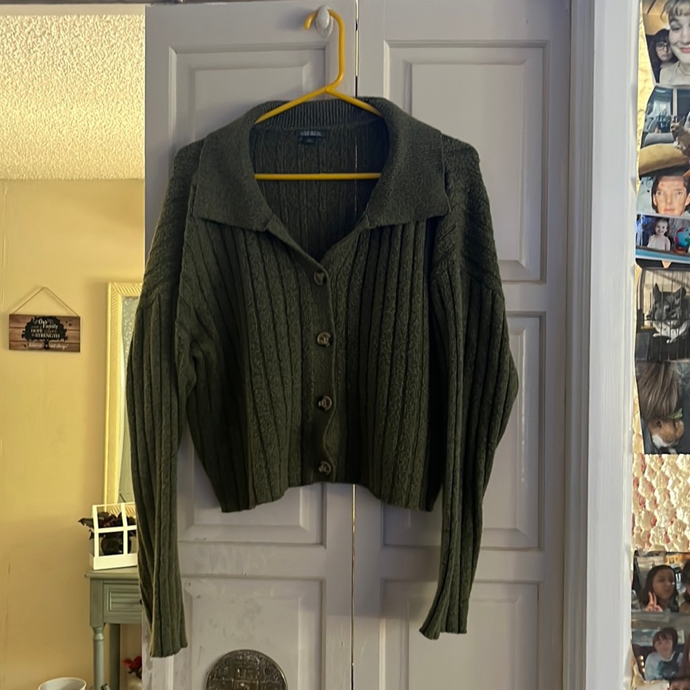 Women’s v-neck button up sweater